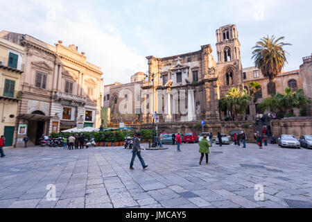 Façade de l'église de Santa Maria dell'Ammiraglio (ou Martorana), Palerme, Sicile Banque D'Images