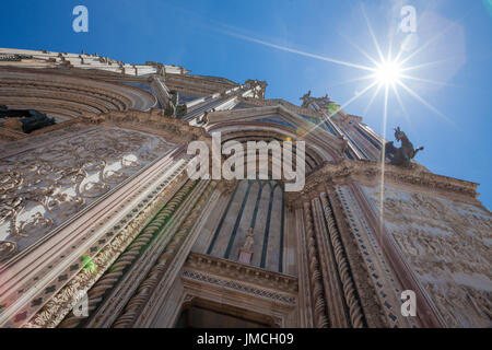 Façade de la cathédrale d'Orvieto, Italie Banque D'Images