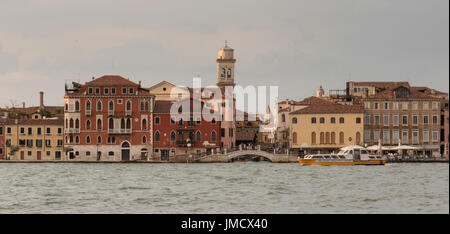 Vue sur le Canal de la Giudecca à Venise, Italie Banque D'Images