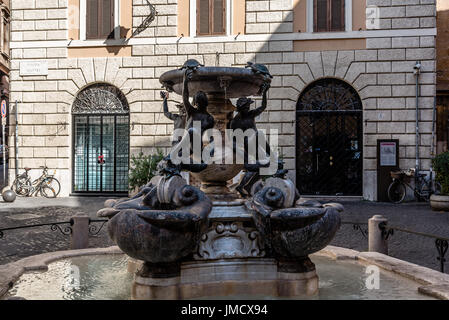Rome, Italie - 20 août 2016 : la fontaine des tortues à rome (Fontana delle tartarughe) c'est une fontaine de la fin renaissance italienne, situé dans la région de pia Banque D'Images