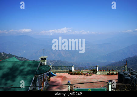 Himalaya avec Kanchenjunga vu de la Mall, Darjeeling, Inde Banque D'Images