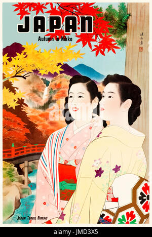 'Japon Automne à Nikko' Tourisme Gouvernement Poster publié par le Bureau du tourisme du Japon dans les années 1950 avec mesdames en kimonos avec les chutes Kegon en arrière-plan. Banque D'Images