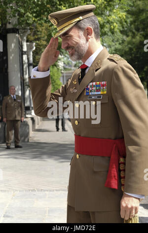 Felipe VI d'Espagne assistant à la cérémonie de clôture du 18ème cours de la personnel du collège supérieur des Forces armées, à Madrid, Espagne. Comprend : Felipe VI d'Espagne où : Madrid, Communauté de Madrid, Espagne Quand : 26 Juin 2017 Crédit : Oscar Gonzalez/WENN.com Banque D'Images