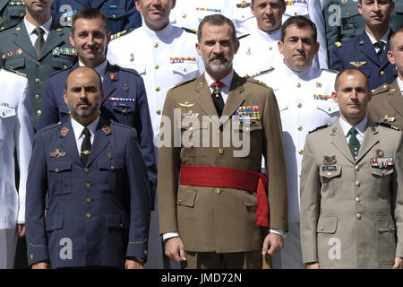 Felipe VI d'Espagne assistant à la cérémonie de clôture du 18ème cours de la personnel du collège supérieur des Forces armées, à Madrid, Espagne. Comprend : Felipe VI d'Espagne où : Madrid, Communauté de Madrid, Espagne Quand : 26 Juin 2017 Crédit : Oscar Gonzalez/WENN.com Banque D'Images