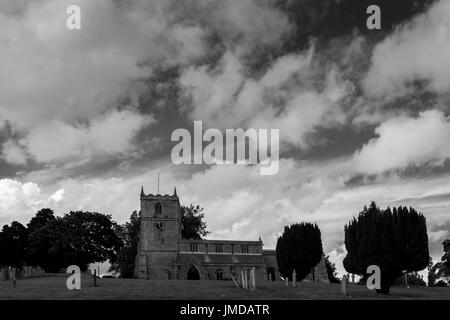 Saint Pter et l'église Saint-Paul à Warsop Banque D'Images