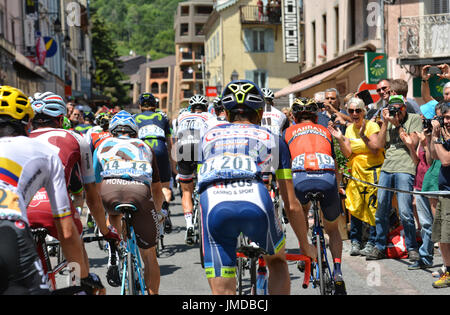 BRIANCON , FRANCE - 20 juillet 2017. Les cyclistes au début de l'étape 18 à Briançon , itinéraire Briancon / Izoard ,Tour de France 2017. Banque D'Images