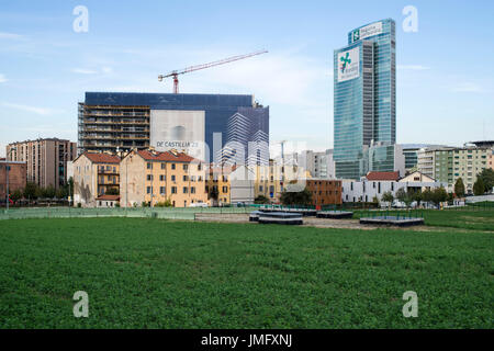 L'Italie, Lombardie, Milan, paysage urbain de Gae Aulenti Square avec le Palazzo della Regione Banque D'Images