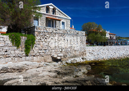 Plage de Pythagorio ville sur l'île de Samos, en Grèce. Banque D'Images