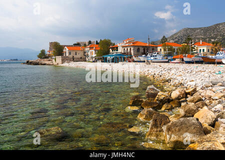 Plage de Pythagorio ville sur l'île de Samos, en Grèce. Banque D'Images