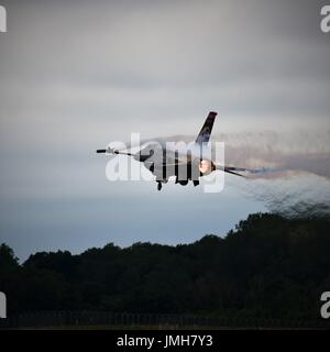 Chasseur à réaction F16 des forces aériennes turques au Royal International Air Tattoo (riat) de la RAF Fairford dans le Gloucestershire, au Royaume-Uni Banque D'Images