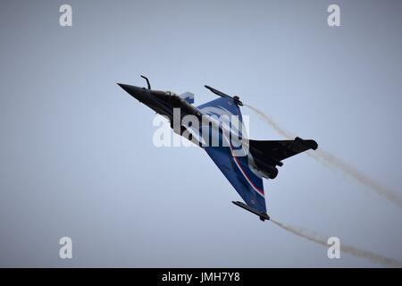 À l'aéronef effectuant 2017 Royal International Air Tattoo (RIAT) qui a lieu chaque année à RAF Fairford à Fairford, Gloucestershire, Royaume-Uni Banque D'Images