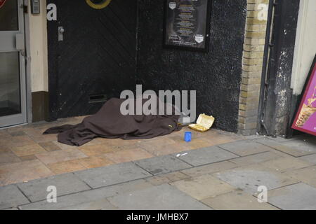 Les sans-abri et les habitants de la rue sur les rues de la ville d'Oxford Banque D'Images