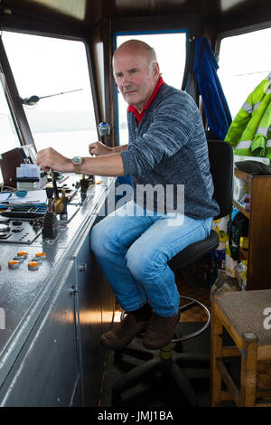 Valentia Island Ferry boat captain dans le comté de Kerry, Irlande pont Banque D'Images