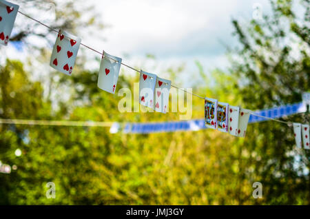 Cartes sur une ligne de lavage Banque D'Images