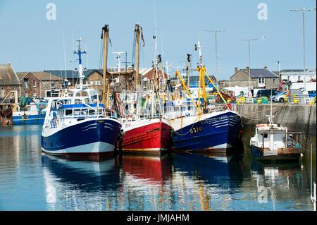 Dublin, Irlande- 18 juillet 2017. Le port de Howth, bateaux de pêche au port de Howth sur un jour d'été suny Banque D'Images