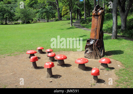 Alice et siège Toadstools, Llandudno Banque D'Images