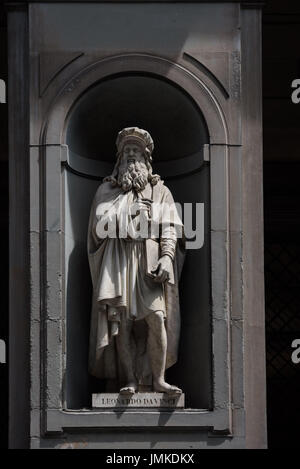 Florenz, Uffizien, Statue Leonardo da Vinci - Florence, Galerie des Offices, Statue Leonardo da Vinci Banque D'Images