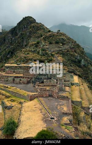 Le Temple du Soleil à Pisac domine la vallée et a été utilisé pour des cérémonies religieuses de l'Inca. Banque D'Images