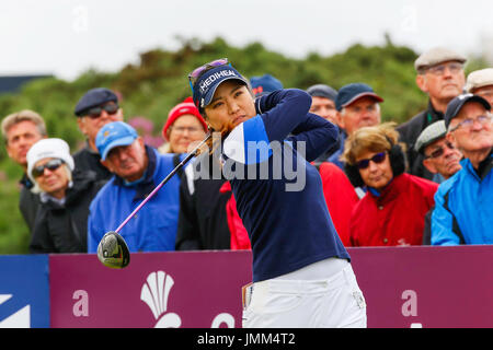 Irvine, Ecosse, Royaume-Uni. 27 juillet, 2017. Le premier jour de la 15th Scottish Open Golf Championship a débuté aujourd'hui avec 156 joueurs représentant 32 nationalités, jouant pour le plus grand fonds de prix dans l'histoire du championnat. Bon nombre des joueurs aux prises avec les forts vents sud-ouest jusqu'à 20 mph, les cours et le style des liens à des douche à effet pluie. Credit : Findlay/Alamy Live News Banque D'Images