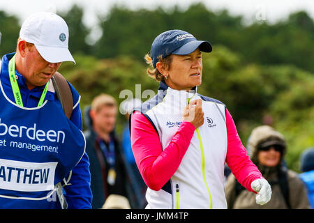 Irvine, Ecosse, Royaume-Uni. 27 juillet, 2017. Le premier jour de la 15th Scottish Open Golf Championship a débuté aujourd'hui avec 156 joueurs représentant 32 nationalités, jouant pour le plus grand fonds de prix dans l'histoire du championnat. Bon nombre des joueurs aux prises avec les forts vents sud-ouest jusqu'à 20 mph, les cours et le style des liens à des douche à effet pluie. Credit : Findlay/Alamy Live News Banque D'Images