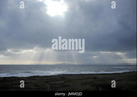 Royal Porthcawl Golf Club, Bridgend, au Royaume-Uni. 27 juillet, 2017. Les nuages de tempête sur le Sud du Pays de Galles à l'Open Championship au Royal Porthcawl Golf Club. Crédit : David Partridge/Alamy Live News Banque D'Images