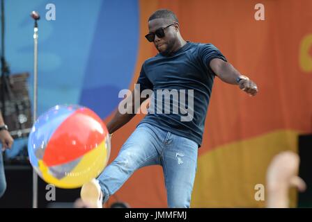 New York, NY, USA. 28 juillet, 2017. Kevin Hart sur scène pour Good Morning America (GMA) Série de concerts d'été avec Imagine Dragons, Rumsey Playfield dans Central Park, New York, NY 28 juillet 2017. Credit : Kristin Callahan/Everett Collection/Alamy Live News Banque D'Images