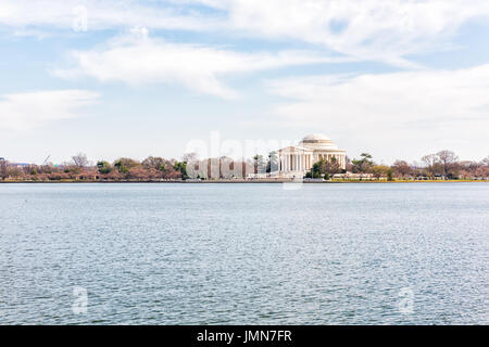 Tidal Basin avec Thomas Jefferson Memorial reflet en hiver Banque D'Images