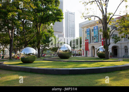 24 heures à Singapour par le sculpteur Baet Yeok Kuan Banque D'Images