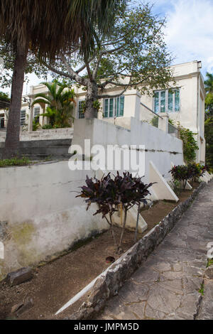 La Havane, Cuba - février 2,2017 : Finca Vigia où Ernest Hemingway a vécu de 1939 à 1960.De l'arrière de la véranda et une tour adjacente a Banque D'Images