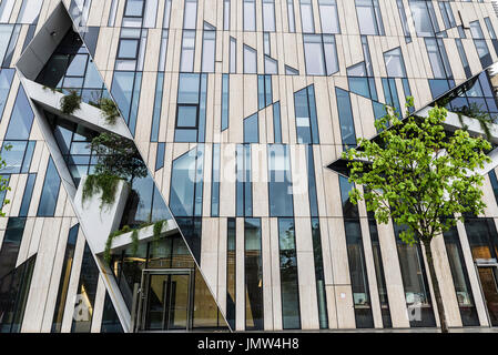 Dusseldorf, Allemagne - 16 Avril 2017 : Façade d'un bâtiment moderne à Dusseldorf, Allemagne Banque D'Images