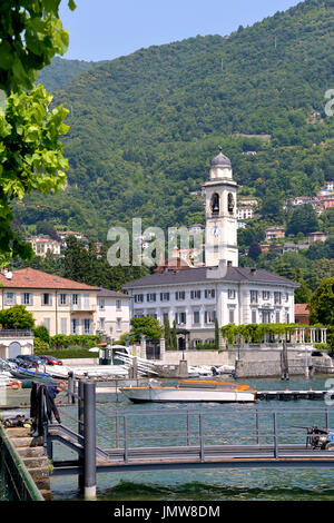 Lac et ville de Cernobbio, une commune italienne sur les rives du lac de Côme, Lombardie, Italie du nord Banque D'Images