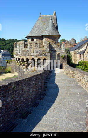 Garder et les fortifications du château de Fougères, commune et une sous-préfecture de l'Ille-et-Vilaine en Bretagne, dans le nord-ouest de la France Banque D'Images