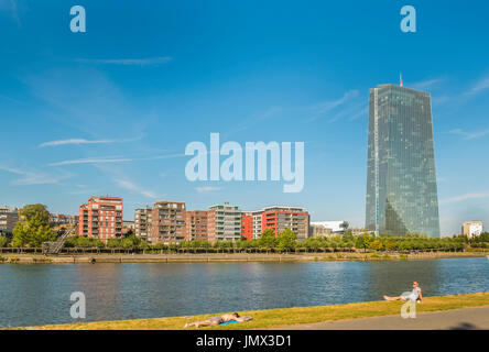 Nouveau siège de la Banque centrale européenne, vu depuis les bords sud de la rivière Main, Frankfurt am Main, Hesse, Allemagne Banque D'Images