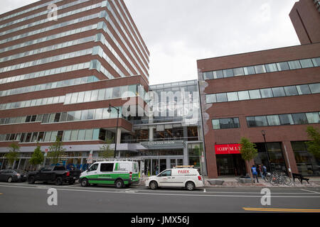 Le kendall centre au MIT Massachusetts institute of technology, Boston USA y compris Google bureaux Banque D'Images