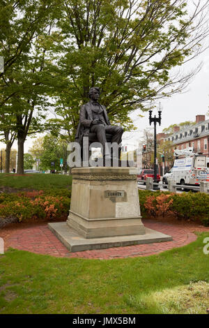 Statue de Charles Sumner Harvard Yard Université Harvard Boston USA Banque D'Images