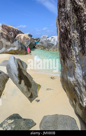 Spring Bay avec boulder par les Bains, les Bains, Spring Bay, l'île de Virgin Gorda, îles Vierges britanniques, la mer des Caraïbes Banque D'Images