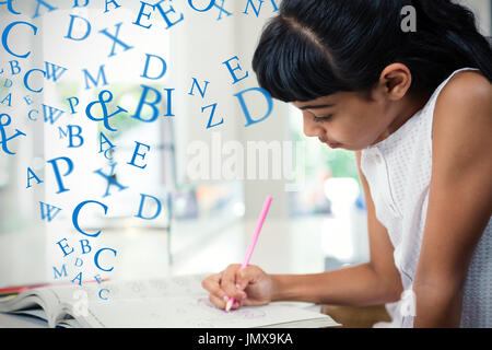 Lettres contre girl en réserve Banque D'Images