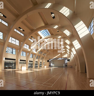 Palais des Sports - vue d'ensemble. Centre de loisirs des bains de peuplier, Londres, Royaume-Uni. Architecte : Pringle Richards Sharratt Ltd, 2016. Banque D'Images