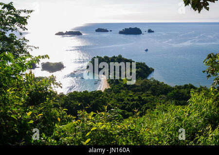 Vue panoramique sur la plage sur l'île de Coiba parc naturel national au Panama Banque D'Images