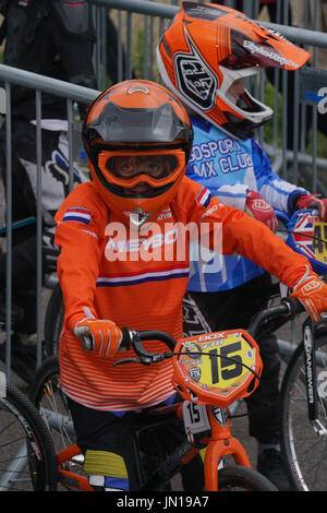 Londres, Angleterre, Royaume-Uni. 27 juillet, 2017. Des centaines de participer pour la Prudential Ride Londres à Lee Valley VeloPark. Credit : Voir Li/Alamy Live News Banque D'Images