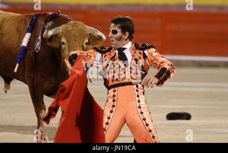 Mallorca, Espagne, le 27 juillet 2017 Le torero espagnol Juan José Padilla lors d'une corrida dans les arènes de Palma de Majorque dans les îles Baléares. Après le sérieux de son frapper à Saragosse (après qu'il a perdu un œil, l'obligeant à porter un patch) est connu comme le torero pirate Banque D'Images