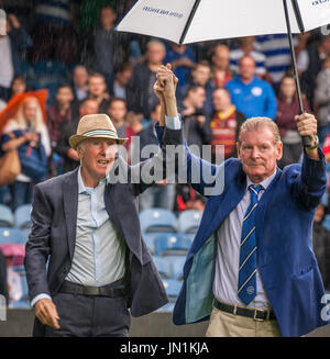 UK. 29 juillet, 2017. Stan entrailles et Don Shanks à Loftus Road pour l'EPQ v Bournemouth match amical arranghed pour réunir des fonds pour un foyer de soins pour Stan Bowles qui souffre de la maladie d'Diseasse Crédit : Philip Pound/Alamy Live News Banque D'Images