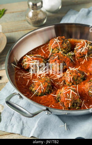Maison organique en Boulettes veggie Vegan sauce Marinara Banque D'Images