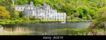 Château de Kylemore, dans le Connemara, comté de Galway, Irlande Banque D'Images