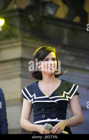 Nora Tschirner sur scène lors de Classic Open Air de Berlin Banque D'Images