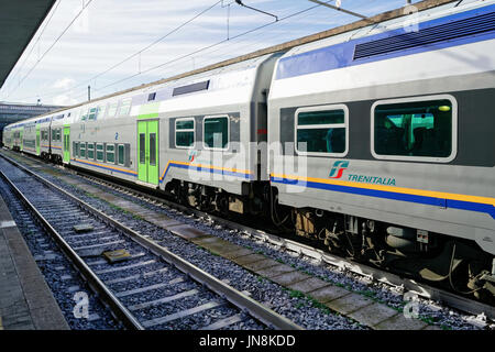 Rome, Italie - 12 octobre 2016 : moderne train à la gare de Rome, Italie Banque D'Images