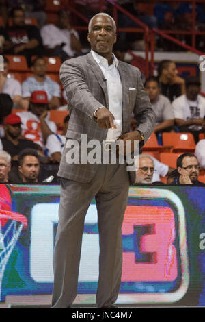 L'entraîneur-chef Charles oakley killer 3s'élève touche pointant au cours de la partie # 4 contre balleurs ghost big3 Semaine 5 3-sur-3 juillet 23,2017 tournoi uic pavilion CHICAGO,ILLINOIS. Banque D'Images