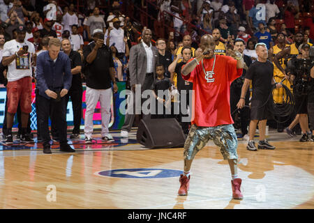 Contact avec les yeux, dmx rappeur caméra pendant qu'il effectue un mi-temps au cours de la partie # 4 Big3 Semaine 5 3-sur-3 juillet 23,2017 tournoi uic pavilion CHICAGO,ILLINOIS. Banque D'Images