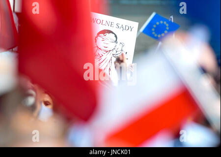 Les manifestants contre la nouvelle réforme judiciaire à Gdansk, Pologne. 22 Juillet 2017 © Wojciech Strozyk / Alamy Stock Photo Banque D'Images