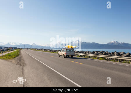 Location de kayak sur le toit le long lecteurs Homer Spit, Homer, Alaska, USA Banque D'Images